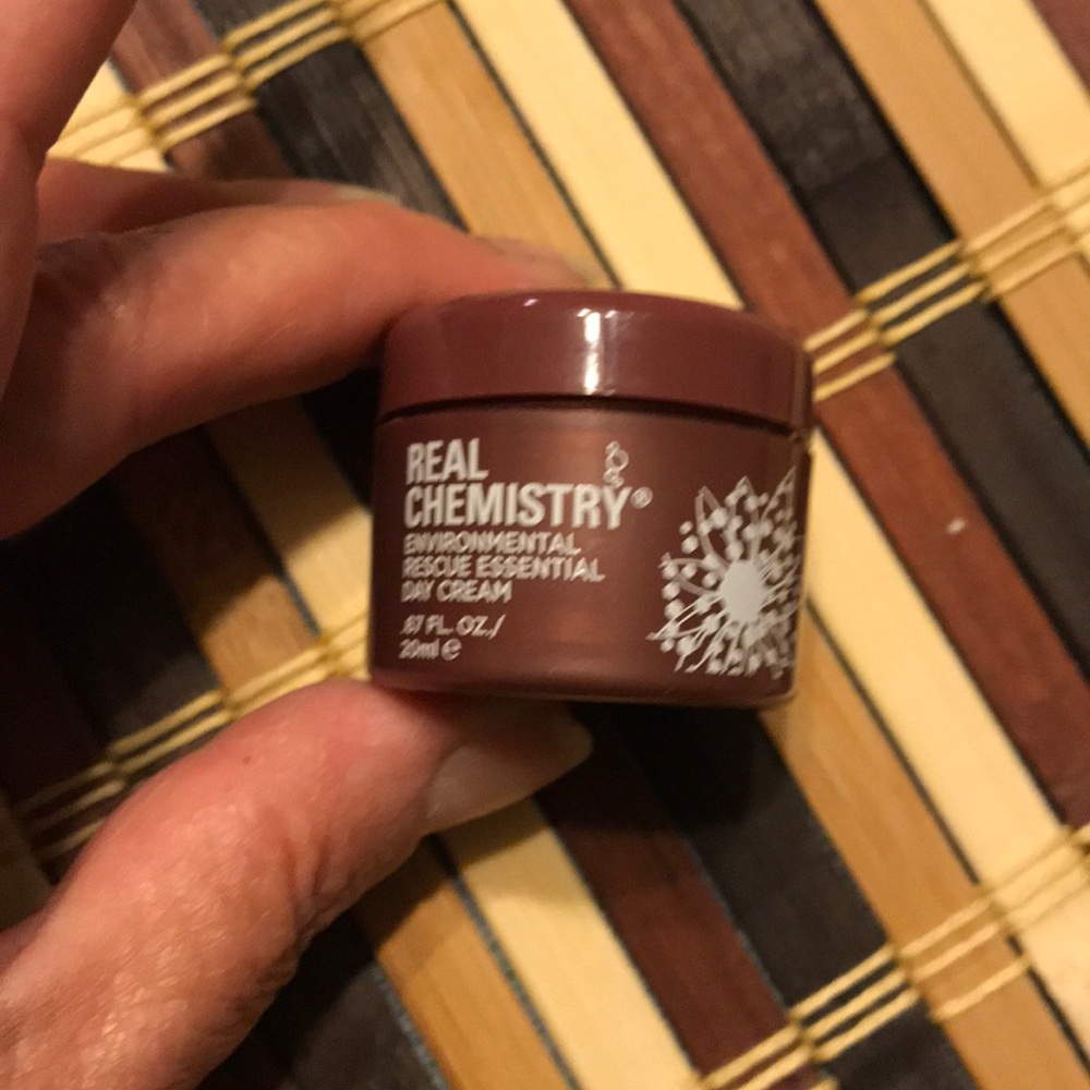 Real chemistry day cream